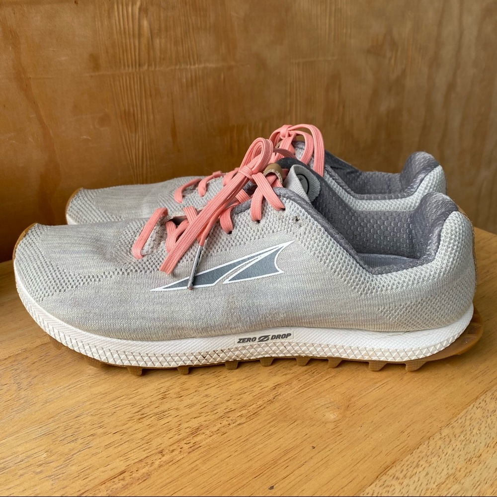 Altra Supalante Light Gray Pink Trail Running Shoe